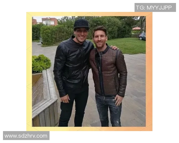 足球明星街头时尚穿搭大揭秘展现个性与风格的完美结合