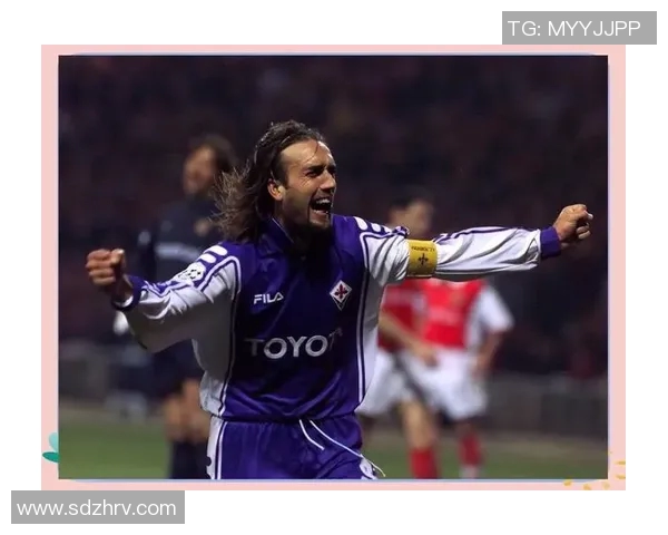 鼎盛时期足球明星的辉煌岁月与传奇故事回顾